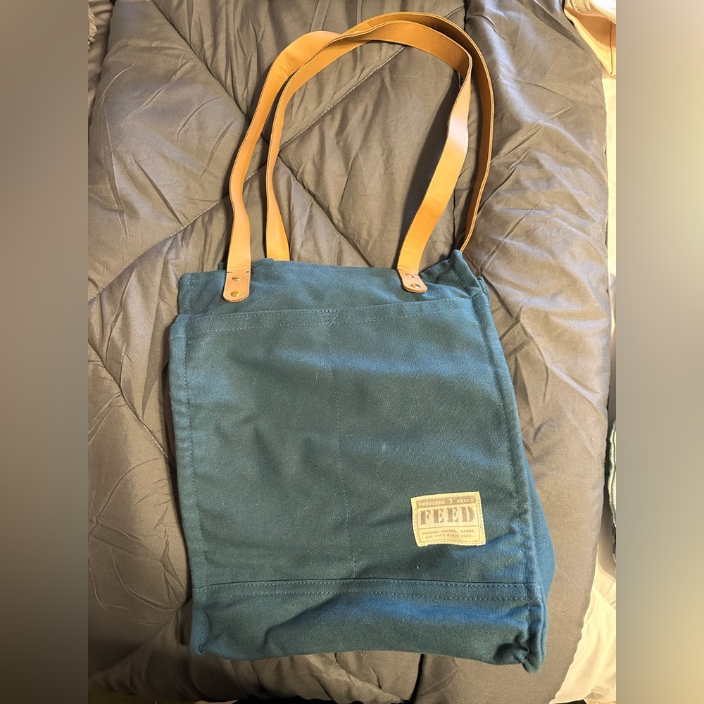 Feed me, fight me tote